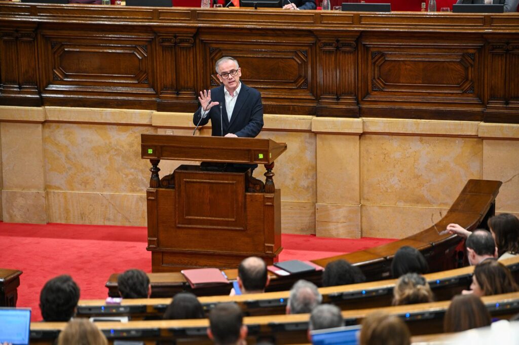 Jové durant la compareixença del president de la Generalitat al Parlament.