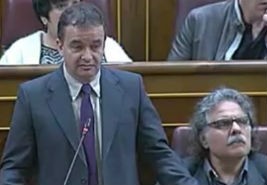 Bosch a Rajoy: 'Deixi els papers i digui si fan prou contra la pobresa infantil'