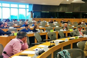   Terricabras felicita la Plataforma en Defensa de l'Ebre perquè la seva petició continuarà oberta  