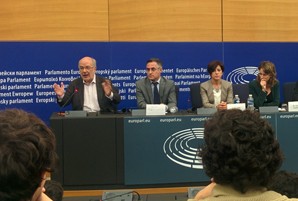   Terricabras i Maragall demanen a les institucions europees la mateixa actitud contra el franquisme que contra el nazisme  