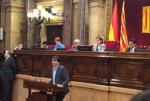   Junts pel Sí aconsegueix un acord de tots els grups perquè es retorni la paga extra dels funcionaris  