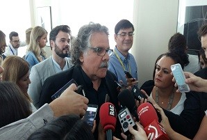   Tardà: 'Animem Pedro Sánchez a continuar pedalant cap a la meta, que és el referèndum'  