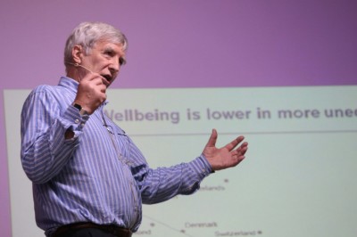   Richard Wilkinson: 'El nostre objectiu ha de ser la democratització de l'economia'  