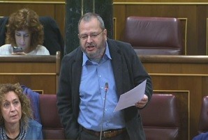   Esquerra Republicana exigeix a Méndez de Vigo que retiri l'ajuda de 6.000 euros amb càrrec a la Generalitat per escolaritzar en castellà  