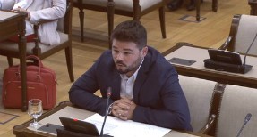   Rufián: “No s'avergonyeixen d'utilitzar el seu càrrec i el seu temps per conspirar contra el poble de Catalunya?”  