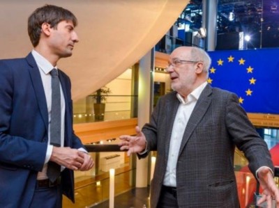   Esquerra denuncia l'empresonament de Jordi Sànchez i Jordi Cuixart a la CE  