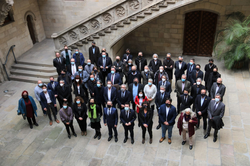  Foto de grup amb les persones assistents a l'acte d'avui. ACN 