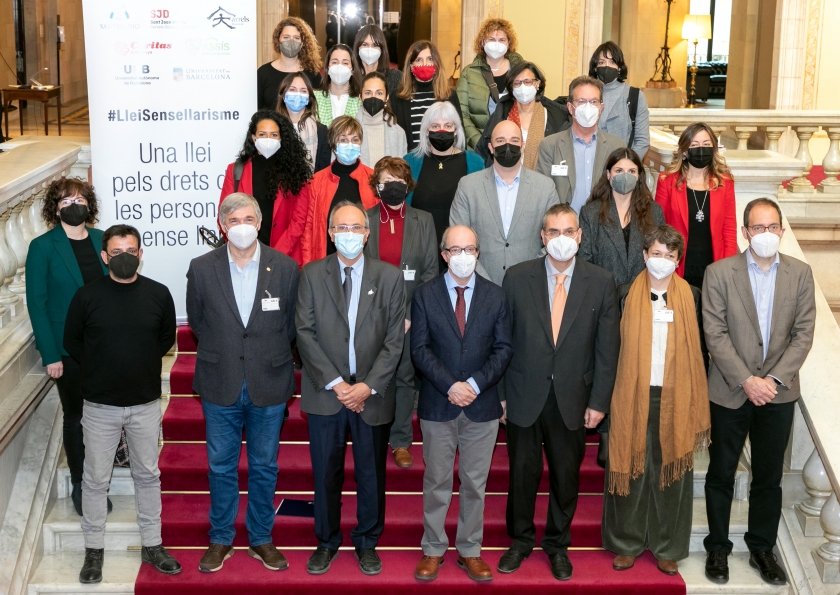  Entitats socials i representants dels grups parlamentaris al Parlament de Catalunya / ACN 