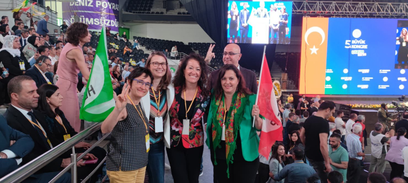 La delegació d'Esquerra Republicana al cinquè Congrés del Partit Democràtic dels Pobles turcs