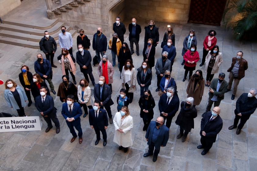  Foto de grup amb els integrants del Pacte Nacional per la Llengua. ACN 