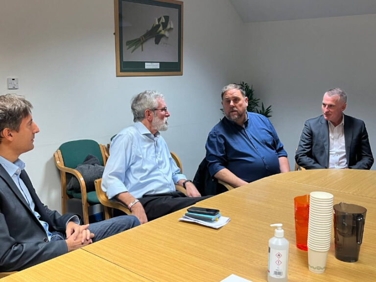 Reunió a Belfast d'Oriol Junqueras i Jordi Solé amb Gerry Adams i Declan Kearney.