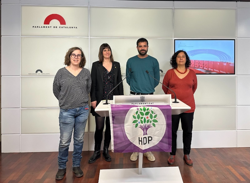 Representants dels quatre partits signants del manifest en solidaritat amb l'HDP, en roda de premsa