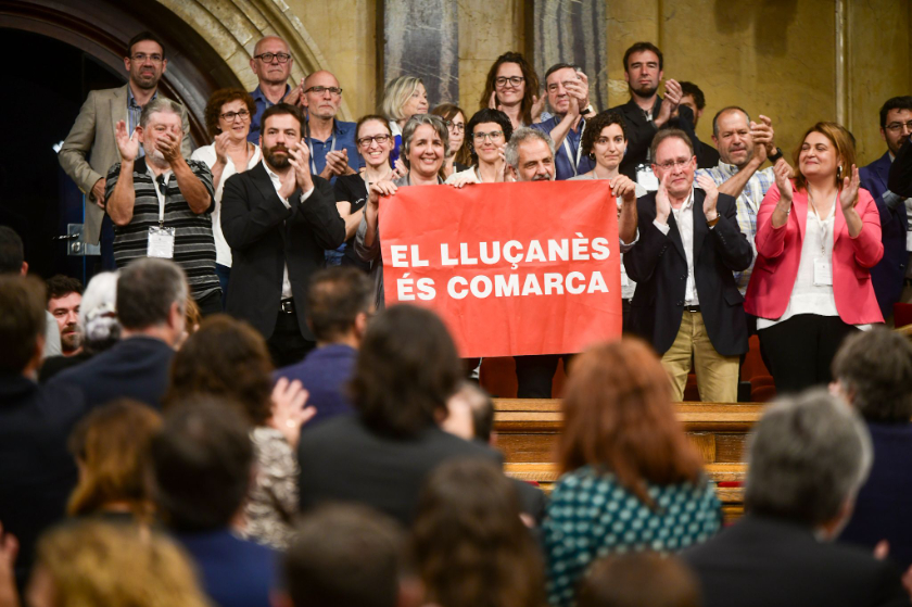  Representants polítics i socials del Lluçanès han celebrat la decisió parlamentària. MARC PUIG 