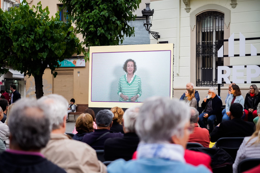  La secretària general d'Esquerra Republicana, Marta Rovira, ha hagut d'intervenir des de l'exili i a través d'una pantalla. GERARD MAGRINYÀ. 