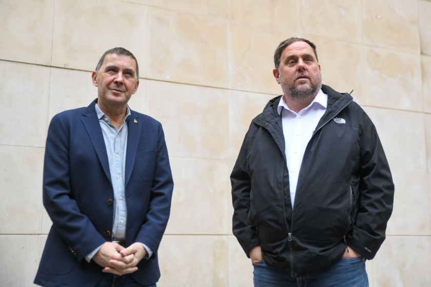  El coordinador general d’Euskal Herria Bildu, Arnaldo Otegi, i el president d'Esquerra Republicana, Oriol Junqueras 