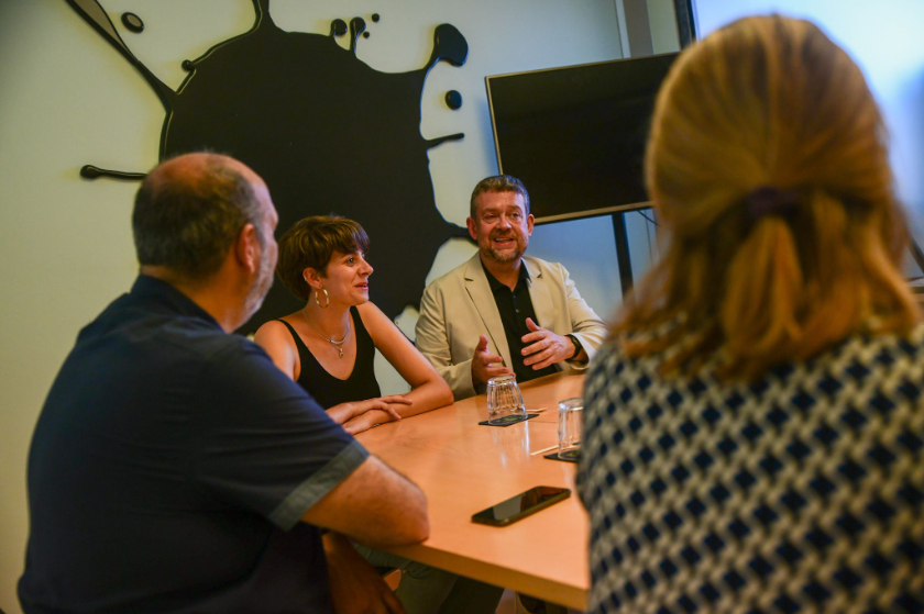   Francesc-Marc Álvaro es reuneix amb els editors de revistes en català i es compromet a traslladar les seves demandes a Madrid  