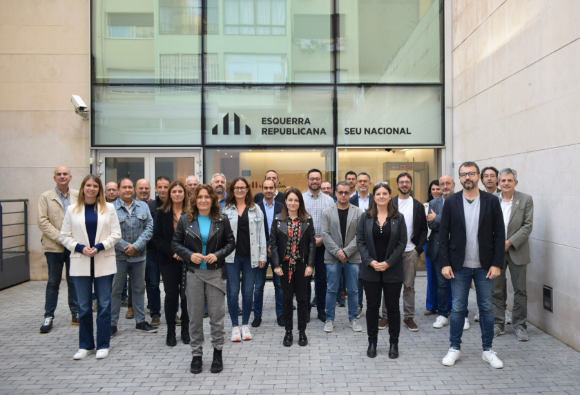  Els representants comarcals amb la consellera Laura Vilagrà, després de la reunió 