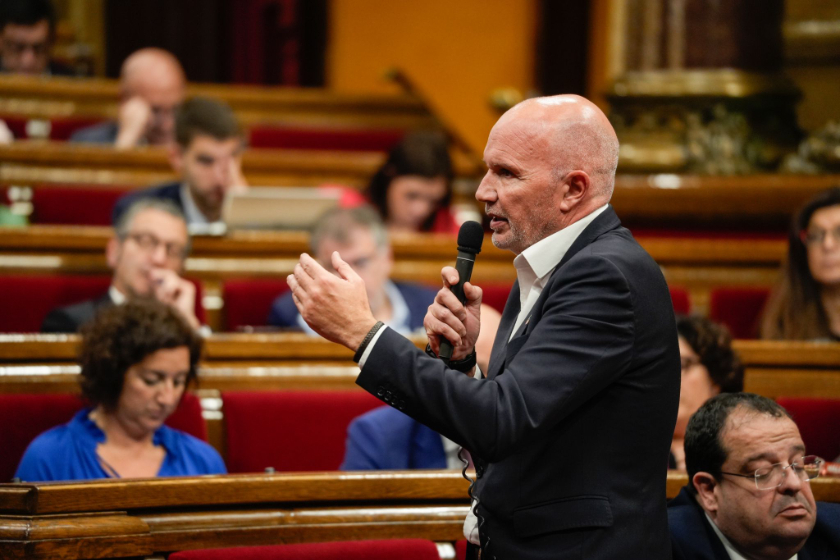  El conseller d'Acció Climàtica, David Mascort, en una sessió de control al Parlament de Catalunya. 