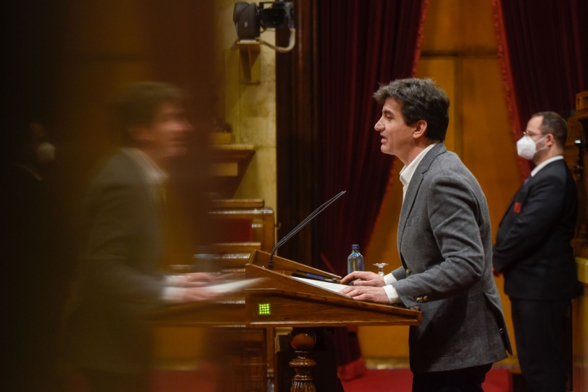 El president del grup parlamentari d'Esquerra Republicana, Sergi Sabrià, durant la seva intervenció a la diputació permanent del Parlament / Marc Puig 