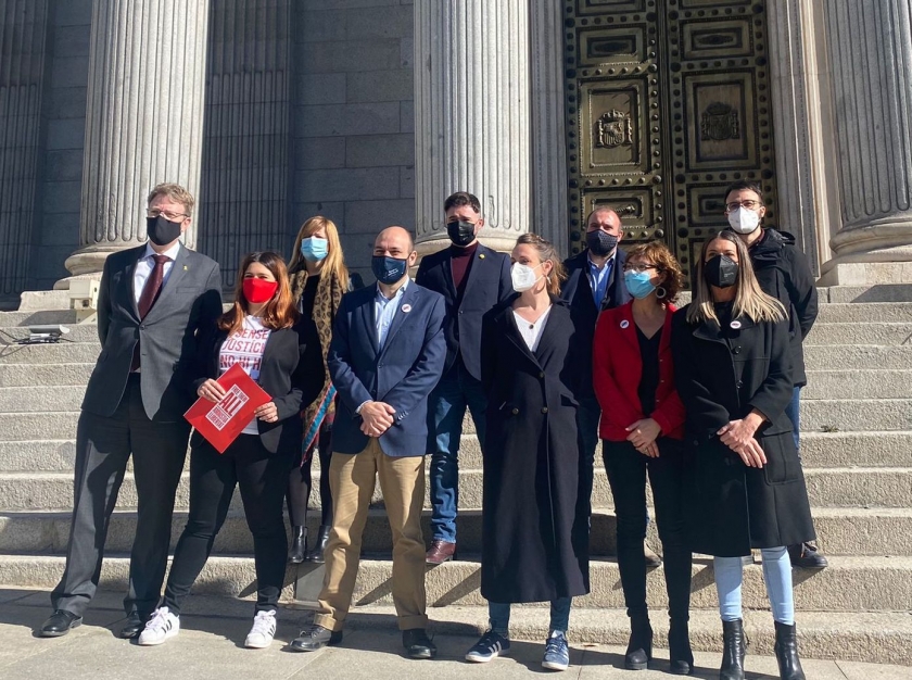  Els impulsors de la Llei d'Amnistia al Congrés (Esquerra Republicana, JxCat, la CUP, el PdeCat, Òmnium i Amnistia i Llibertat) 