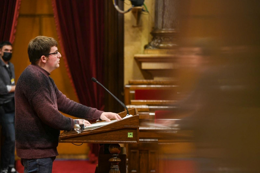  El diputat Pau Morales en la seva intervenció sobre la llei Stop-Desnonaments al Parlament de Catalunya / Marc Puig 