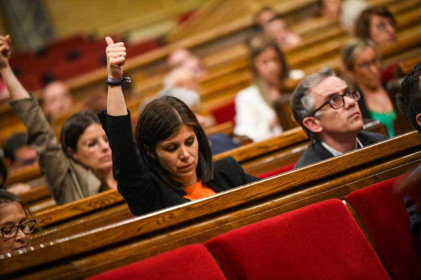   ERC, Junts,  CUP i Comuns registren al Parlament una proposició de llei estatal per garantir el servei de caixer automàtic als municipis en risc d’exclusió financera i per  garantir l’accés als serveis bancaris  