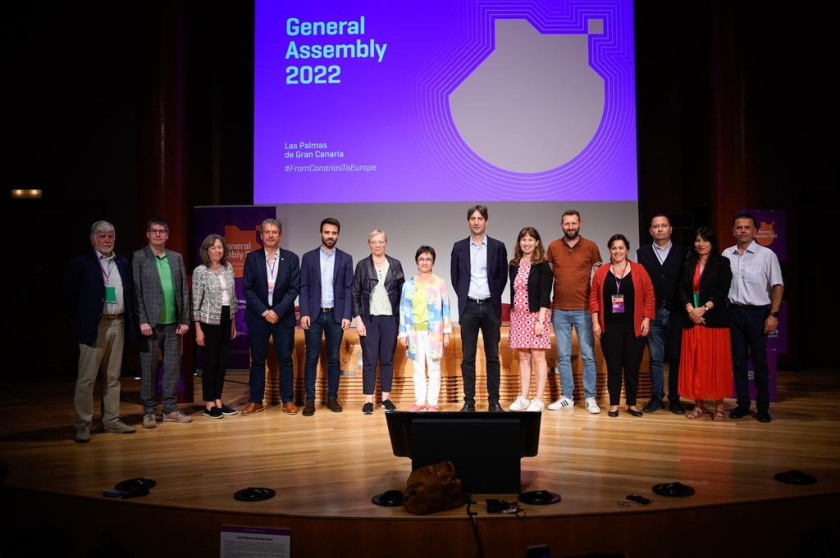 Foto de família al final de l'última assemblea general de l'ALE   