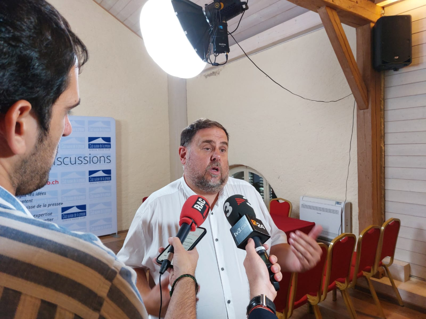  Oriol Junqueras atenent els mitjans sobre el dictamen de l'ONU 