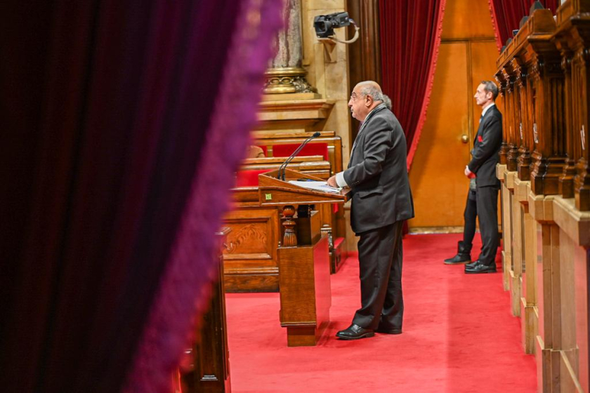  El conseller d'Universitats, Quim Nadal, al ple / Paula Roque 