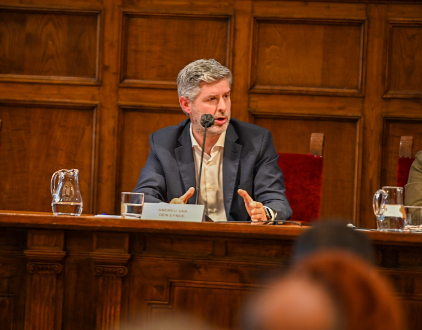 L'advocat Andreu Van den Eynde en la presentació de les querelles contra el Catalangate / Paula Roque