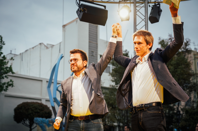  El president Aragonès i el candidat Montornès durant l'acte d'aquest vespre a Badalona / Gerard Magrinyà 