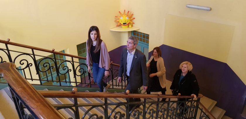  Gonzàlez-Cambray visita un centre educatiu. / ACN 