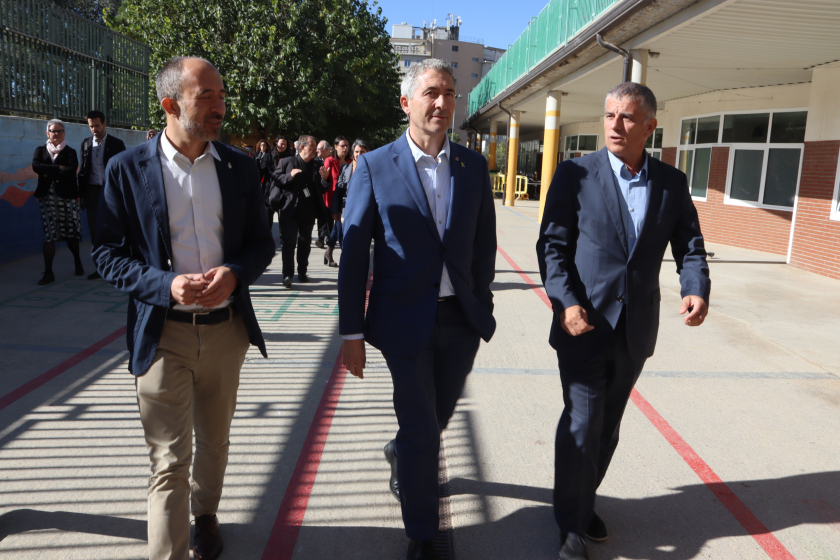  El conseller Josep Gonzàlez-Cammbray, visitant l'Escola Joviat / ACN 
