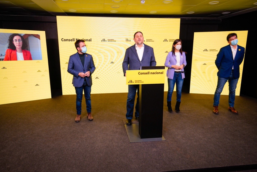  Junqueras i Aragonès acompanyats de Rovira, Vilalta i Sabrià durant el Consell nacional / Arnau Carbonell 