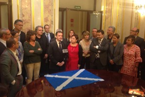   Les gaites de la història truquen a la porta de La Moncloa i Rajoy haurà d'escollir entre les urnes i la força  