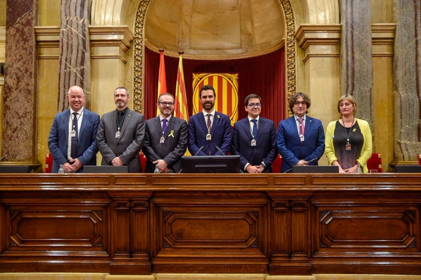 Alba Vergés amb el president Torrent i la resta de membres de la Mesa del Parlament en la seva constitució.