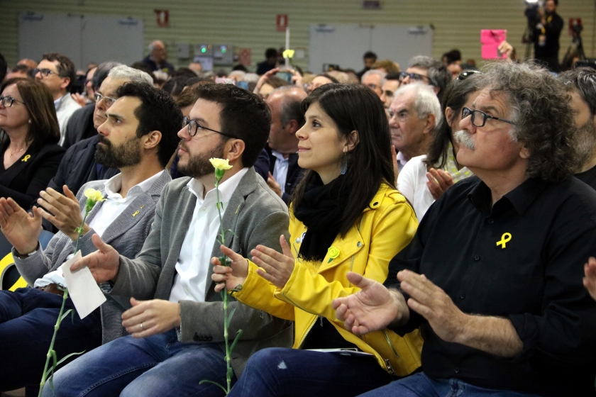 Pere Aragonès junto a Roger Torrent, Marta Vilalta y Joan Tardà en la fiesta de la República del partido / ACN