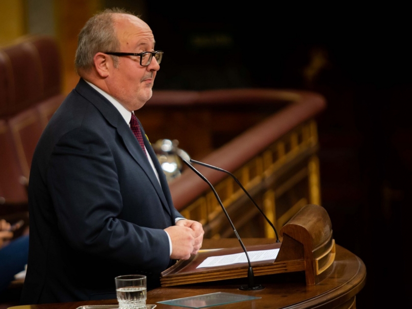  El diputat Joan Capdevila, defensant la moció el ple del Congrés 