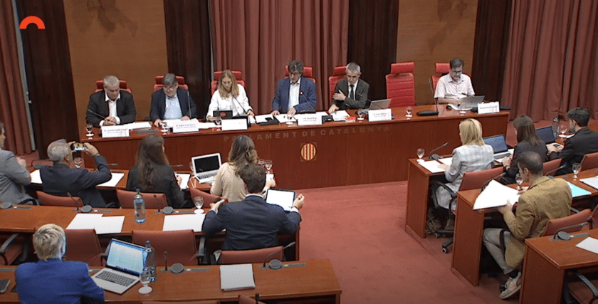 La comissió parlamentària de control a la Corporació Catalana de Mitjans Audiovisuals, durant la sessió d'aquest divendres. 
