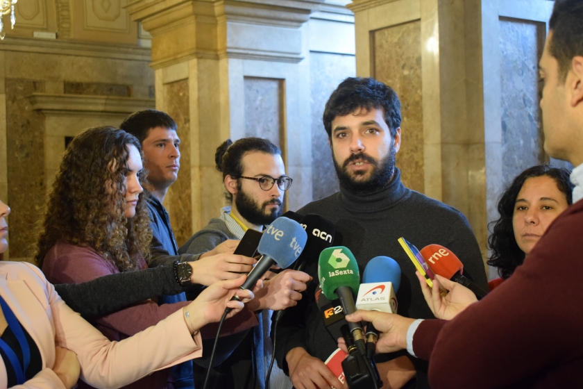  El diputat republicà Ruben Wagensberg atén els mitjans de comunicació al Parlament 
