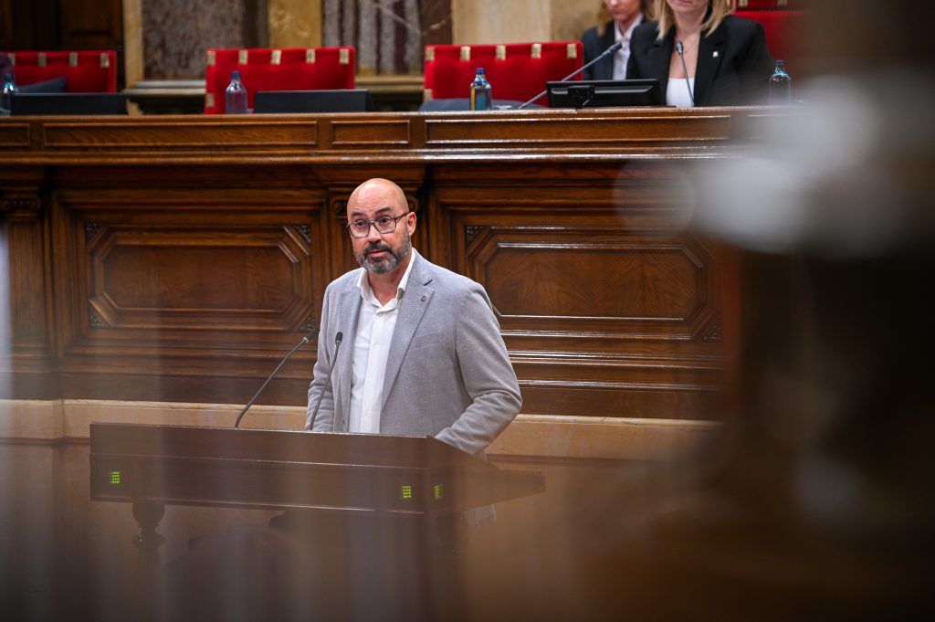 Albert Salvadó, diputat d'Esquerra per les Terres de l'Ebre, ha exigit celeritat en les ajudes.