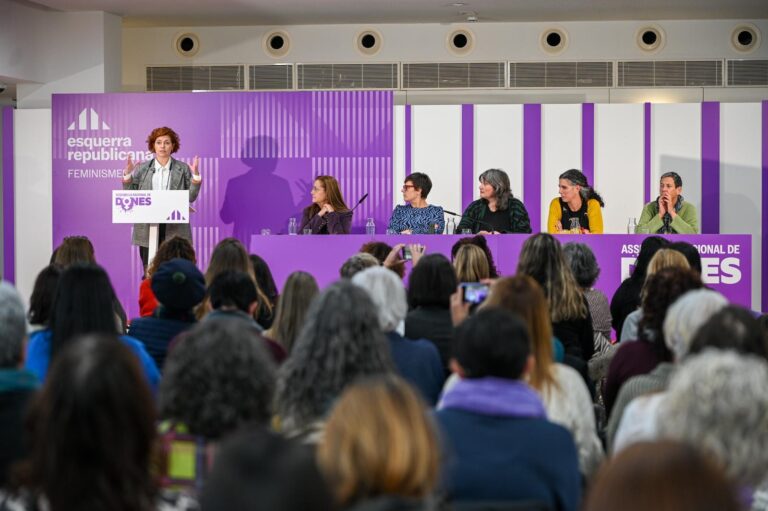 Elisenda Alamany intervé a l'Assemblea de Dones d'Esquerra Republicana. PAULA ROQUE