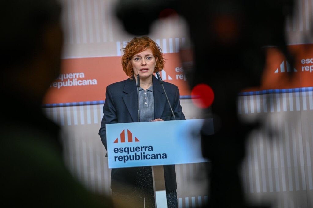 Elisenda Alamany a la roda de premsa reclamant accelerar el traspàs de Rodalies