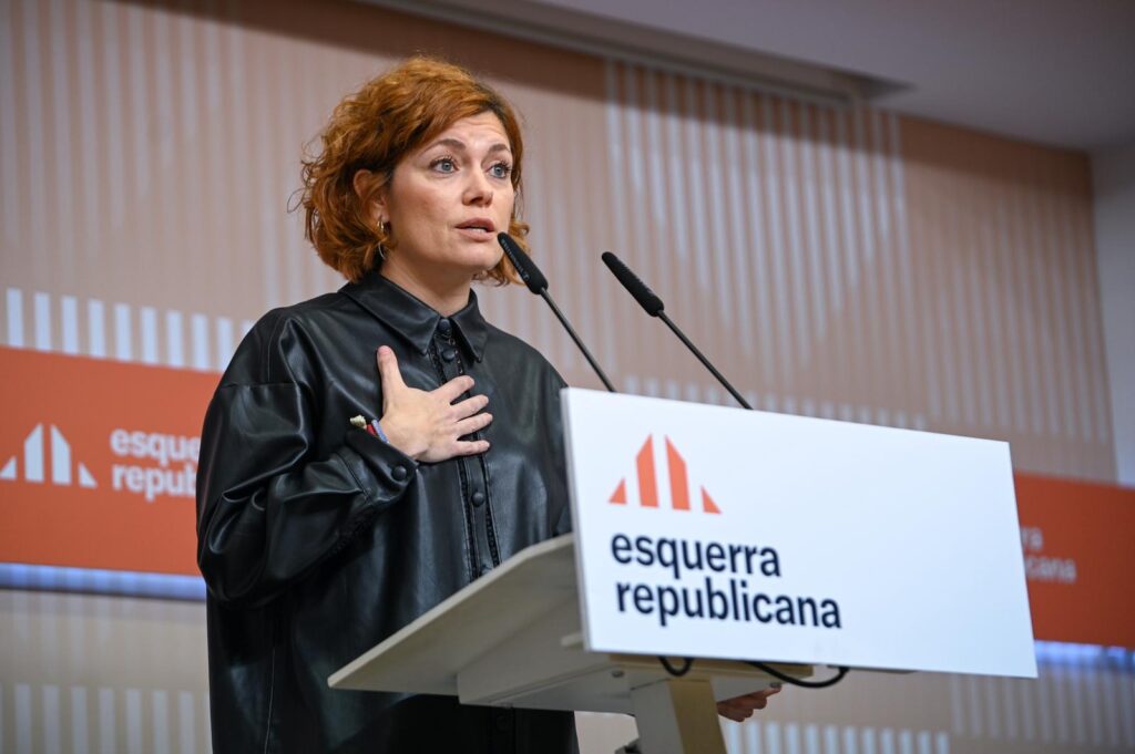 Elisenda Alamany en roda de premsa després de la permanent