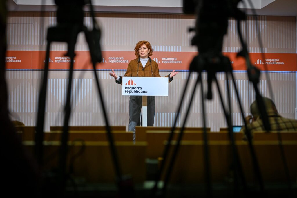 Elisenda Alamany en roda de premsa sobre Rodalies
