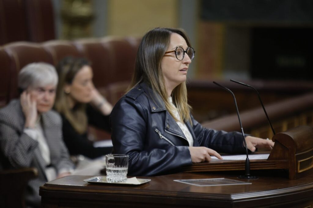 La diputada Etna Estrems defensa al Congrés la iniciativa d'Esquerra Republicana pel reconeixement de les víctimes del Patronato de la Mujer.