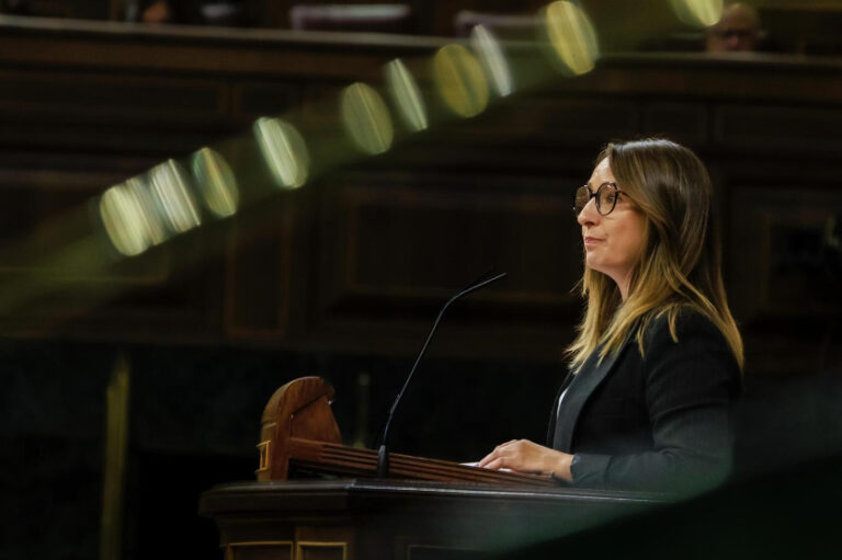 Etna Estrems a la tribuna del Congrés