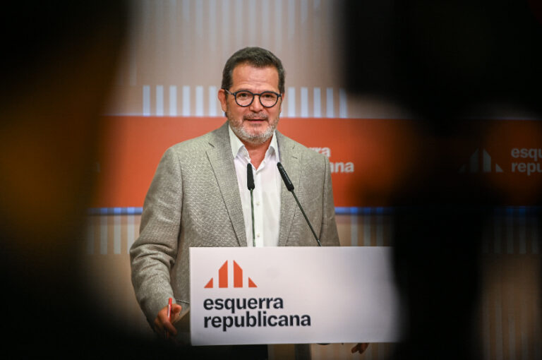 Isaac Albert a la roda de premsa posterior a la Permanent del 17 de novembre