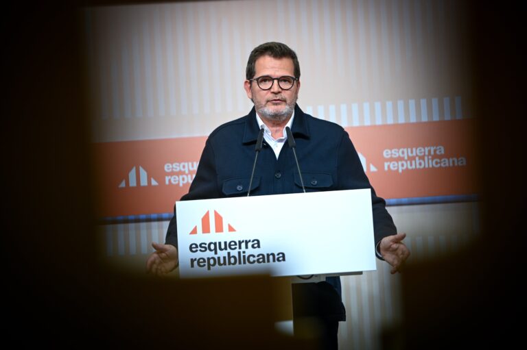 Isaac Albert, en roda de premsa posterior a la Permanent