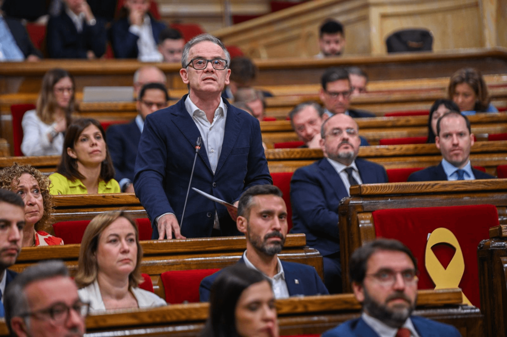 El president d'Esquerra al Parlament, Josep Maria Jové, ha collat a Illa pels estirabots del govern de l'Estat amb els autònoms.